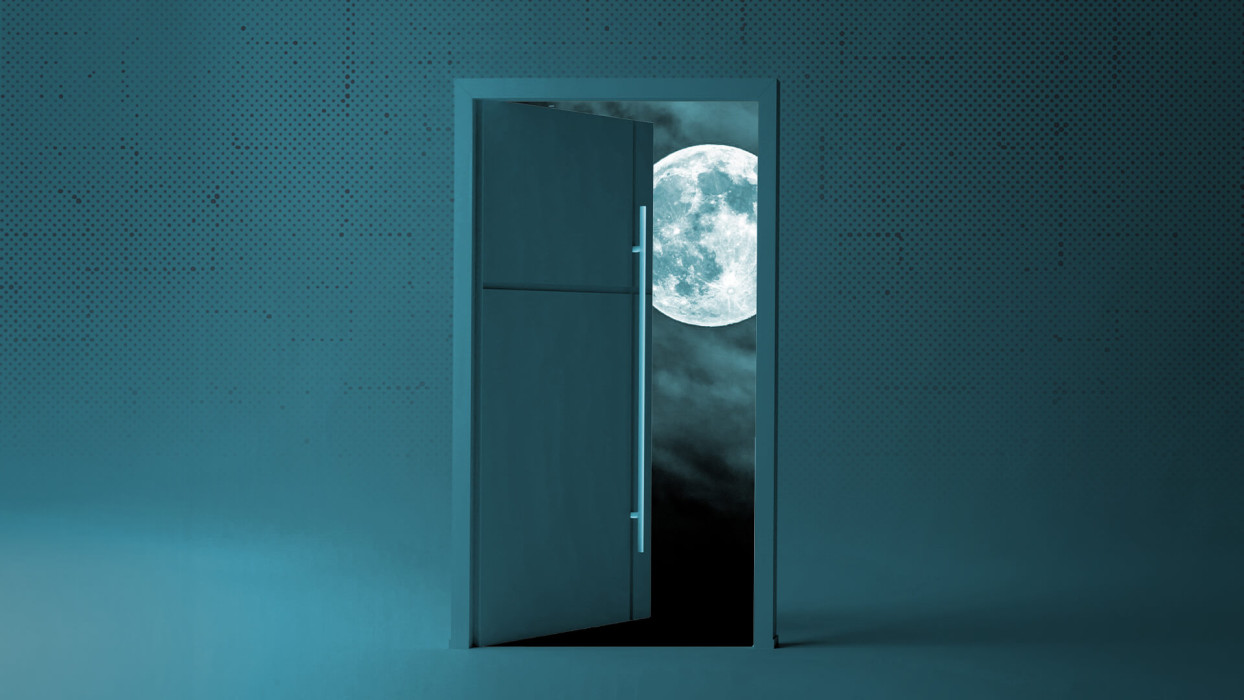 To the Moon and back(doors): Lunar landing in diplomatic missions